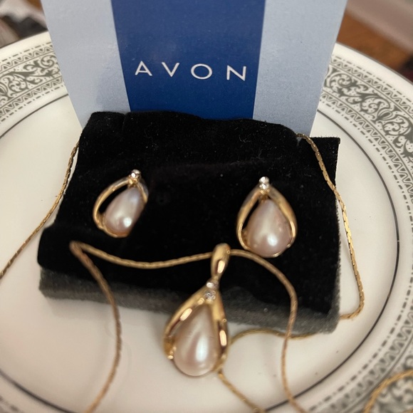 Vintage Avon Jewelry Set - Picture 3 of 5